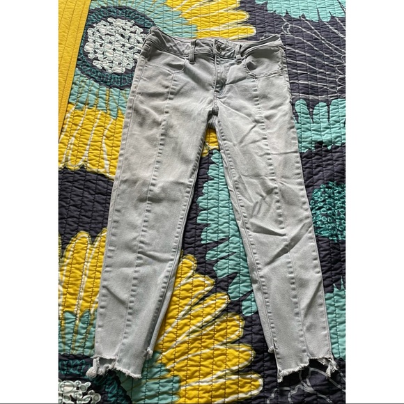 AEO. • - Picture 2 of 5